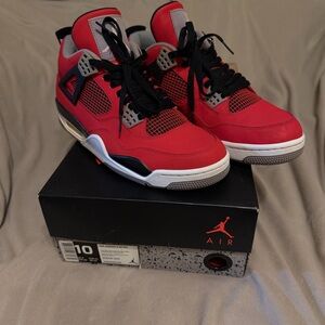 Jordan 4 toro bravo